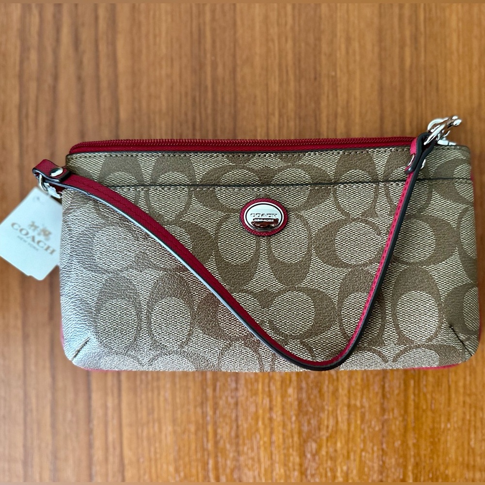 COACH Peyton Signature Wristlet Zipper Go-Go Wallet ❤️